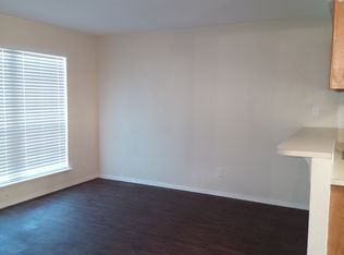 108 Hillside Cv #B, Elgin, TX 78621