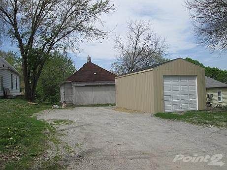 2nd image of 2317 S 18th St