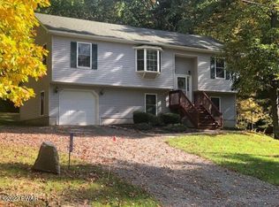 128 Chestnut St, Dingmans Ferry, PA 18328