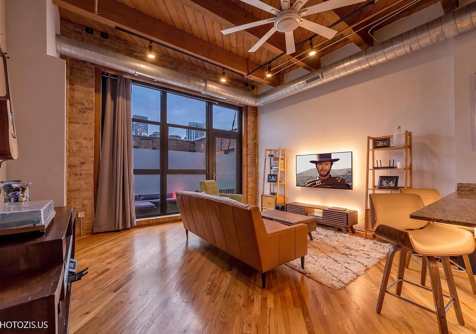 2 bed, 1.5 bath, 952 sqft, $4,495 — Photo 4