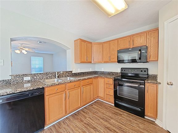 5th image of 4029 Southern Trace Dr
