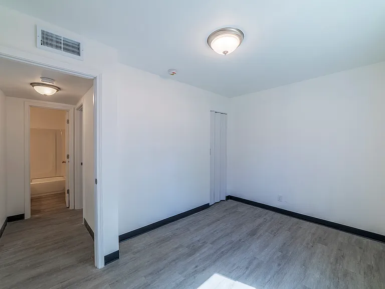 7235 Schneider Ave — Photo 14