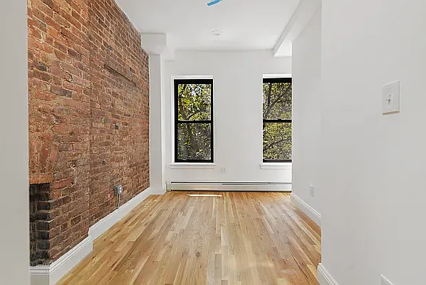 Rented by Friedman Mayer, LREB | media 2