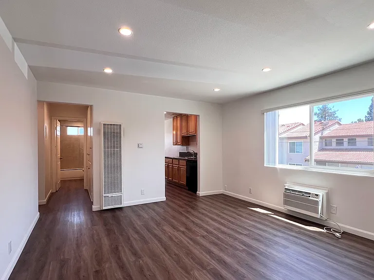 6452 Orange Ave #21 — Photo 2