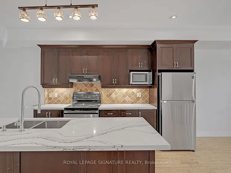 1019A College St — Photo 12