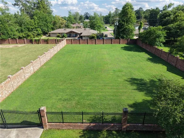 911 Greenlawn Dr, Hammond, LA 70401