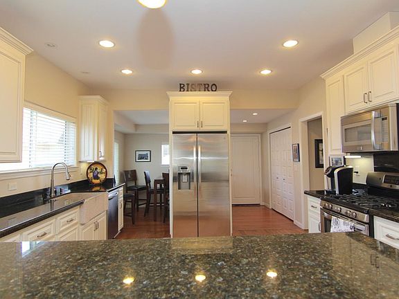 4th image of 548 N Quincy Ave