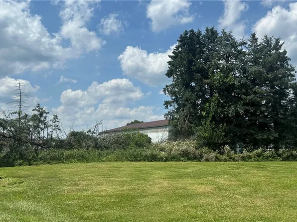 112 Shawnee Dr, Natrona Heights, PA 15065