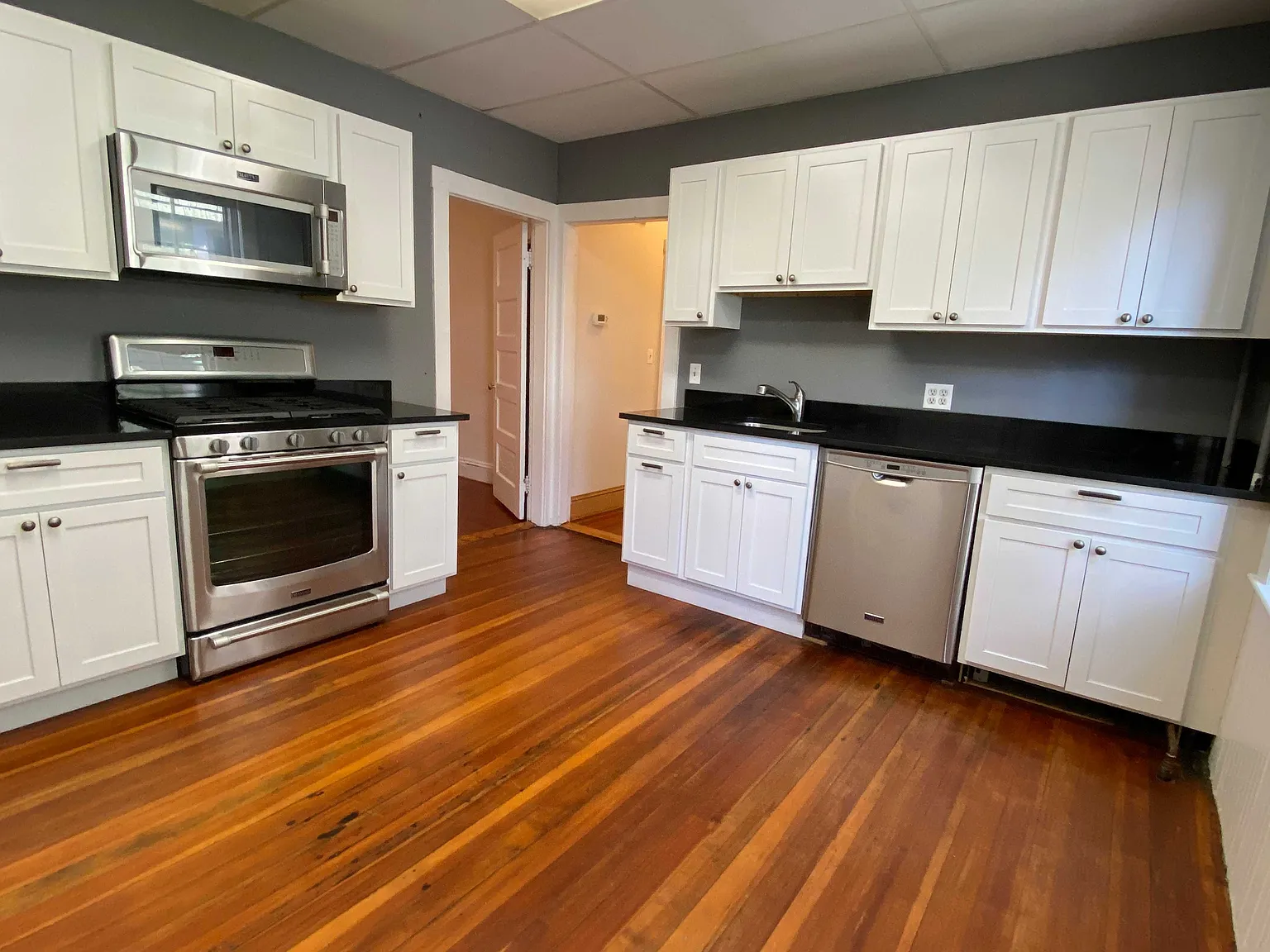 4 bed, $4,600 — Photo 4