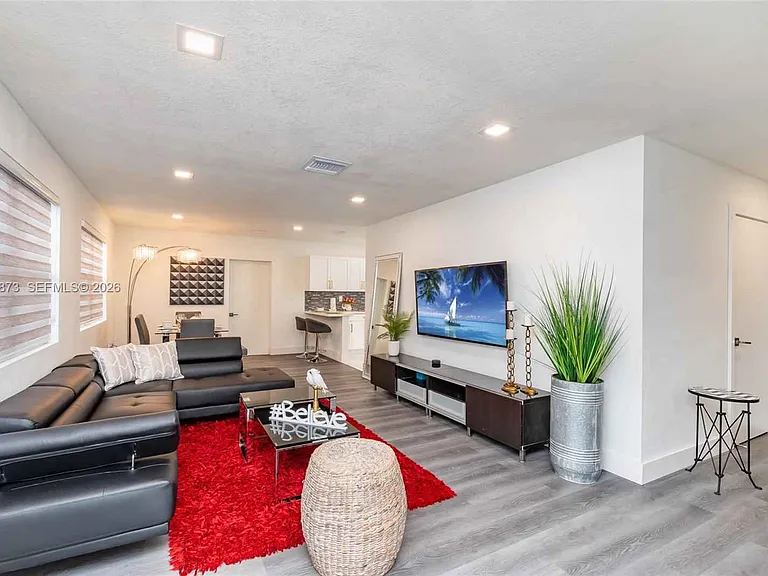 4727 NW 5th Ave — Photo 10