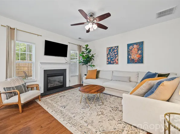 2086 Shady Pond Dr, Clover, SC 29710