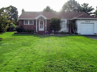 21 Gaymor Ln, Commack, NY 11725