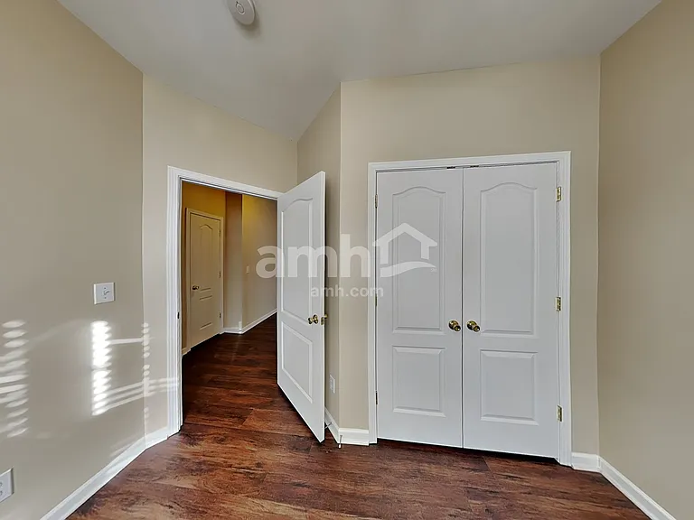 7610 Rolling Meadows Ln — Photo 13