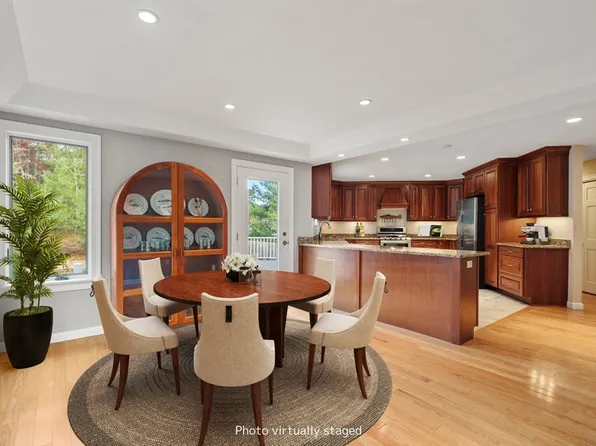 19 E Russell Mills Rd, Plymouth, MA 02360