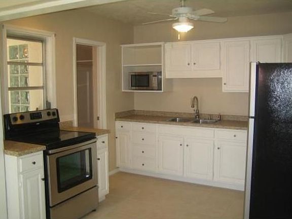 3rd image of 105 Colonia Ln