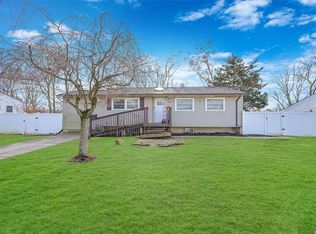 330 Delaware Ave, Bay Shore, NY 11706