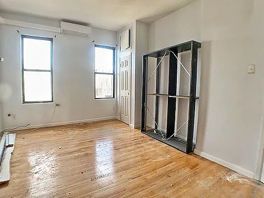 Rented by Nooklyn NYC LLC | media 36