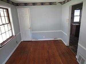 3rd image of 7517 Haywood Dr