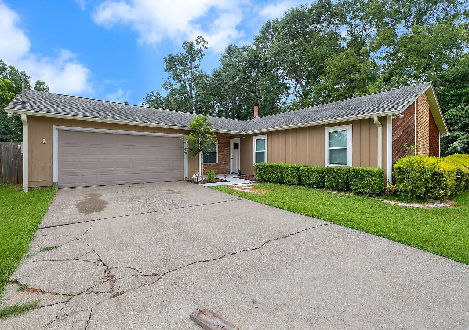 Killearn Acres Home — Photo 1