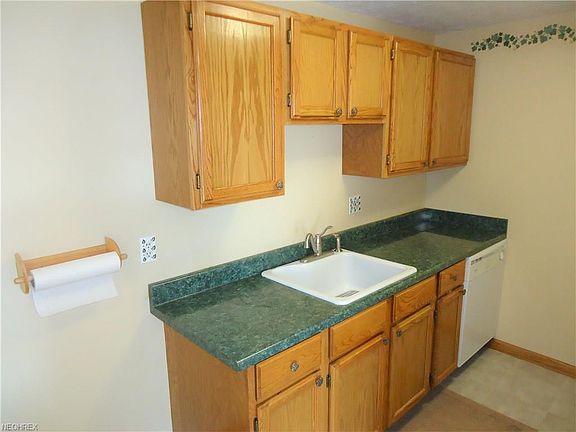 3rd image of 9530 Cove Dr Unit C35