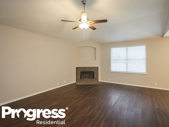 3rd image of 1638 Auburn Way