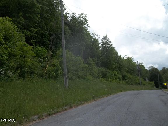 2nd image of 429 Creekside Dr