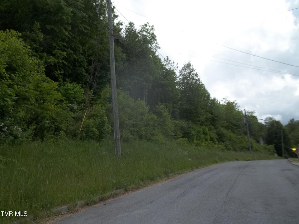 1st image of 433 Creekside Dr