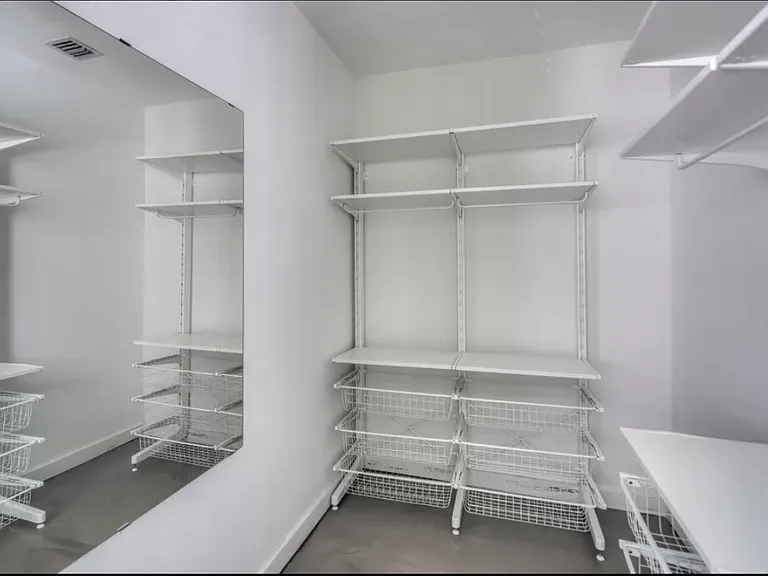 450 NE 62nd St — Photo 10