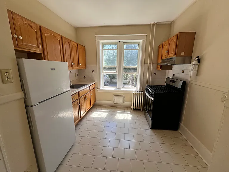 25 Hammersley Ave #7 — Photo 2