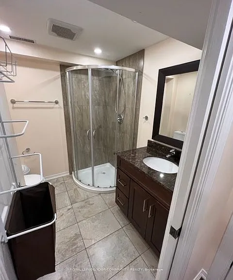 634 Galloway Cres — Photo 5