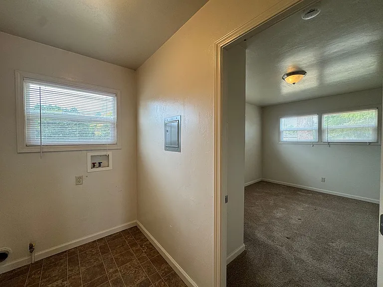 4753 Herron Rd — Photo 7