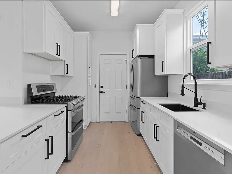 7204 Carver Ave #A — Photo 11