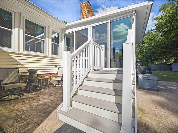5th image of 832 Woodrow Ct
