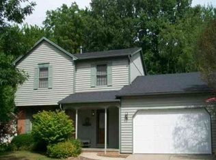 2008 Hidden Lake Dr, Bloomington, IL 61704