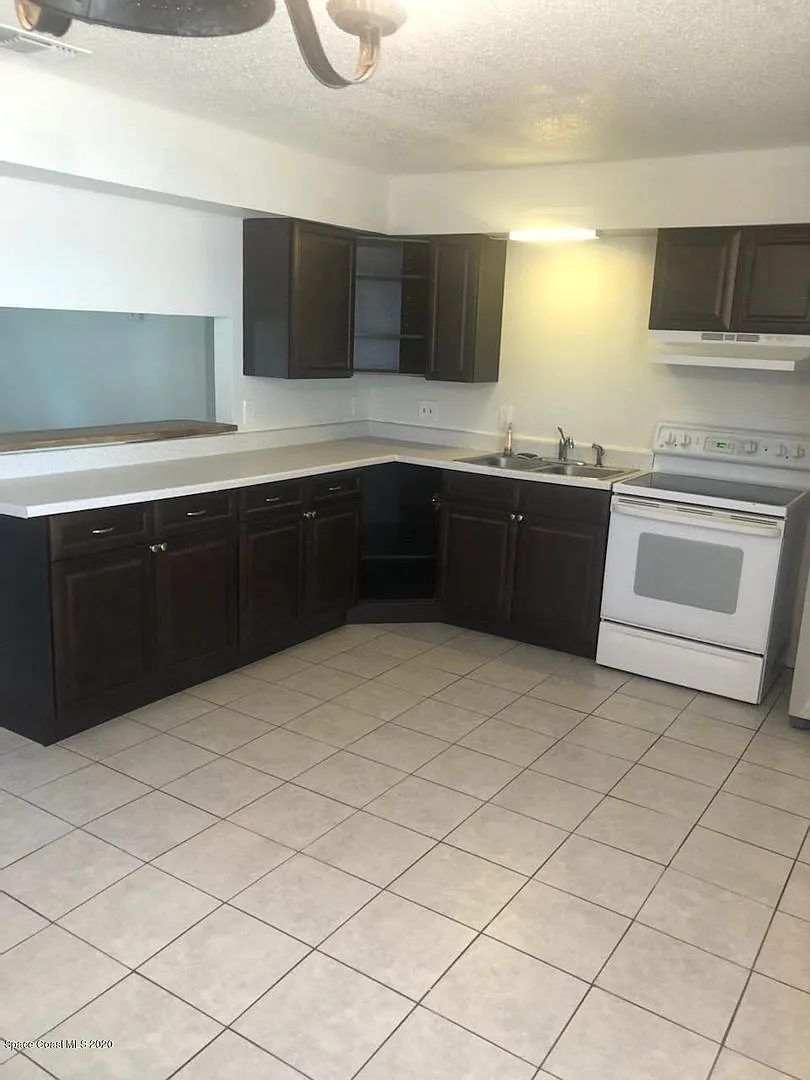 210C Pierce Ave — Photo 4