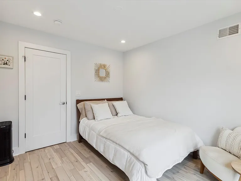 1343 S Lambert St — Photo 12