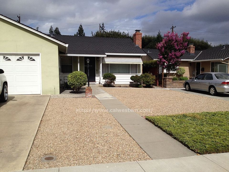 1st image of 976 Maryann Dr