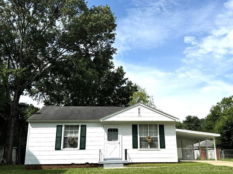 1st image of 32 Oakwood Ln