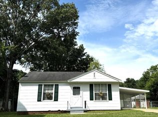 32 Oakwood Ln, Natchez, MS 39120