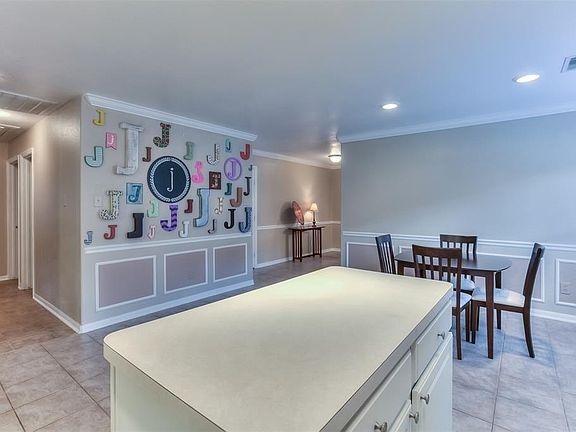 4th image of 222 W Misty Dawn Dr