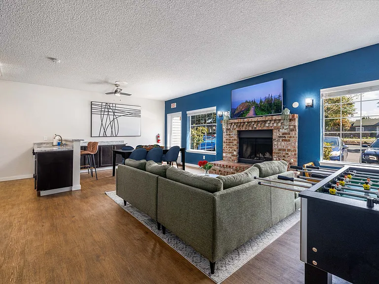 Garden Pointe — Photo 16
