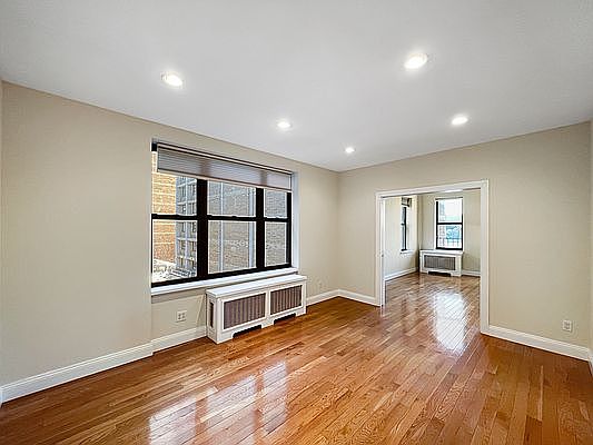 3rd image of 120 Haven Ave APT 33