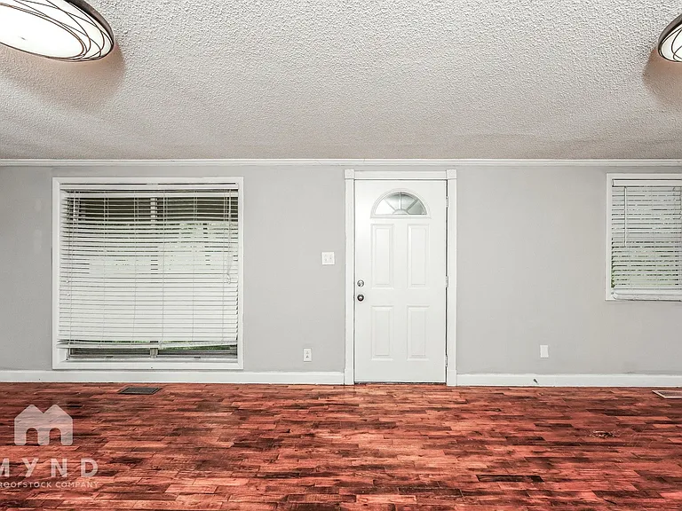 997 Kerr Rd — Photo 8