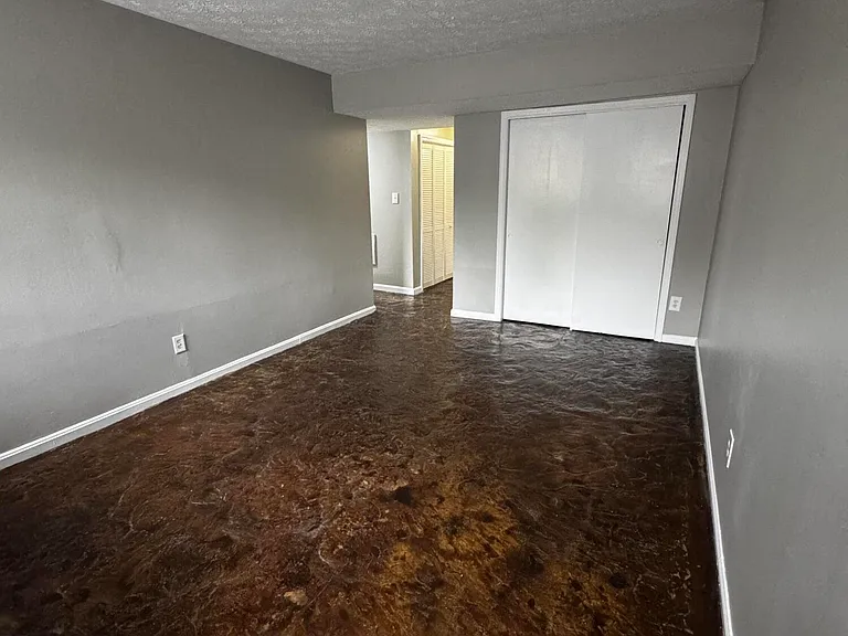 185 Donabrook Ct #B7 — Photo 6