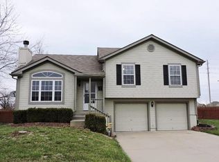 10214 219th Ter, Peculiar, MO 64078