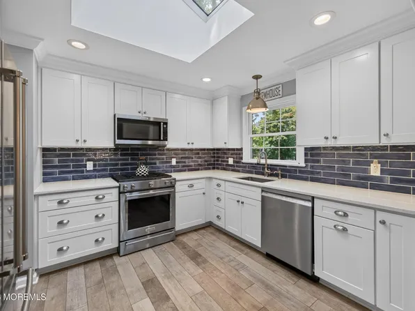 15 Mohawk Avenue, Red Bank, NJ 07701