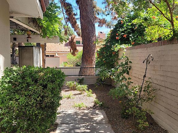 4th image of 729 Lakeway Dr