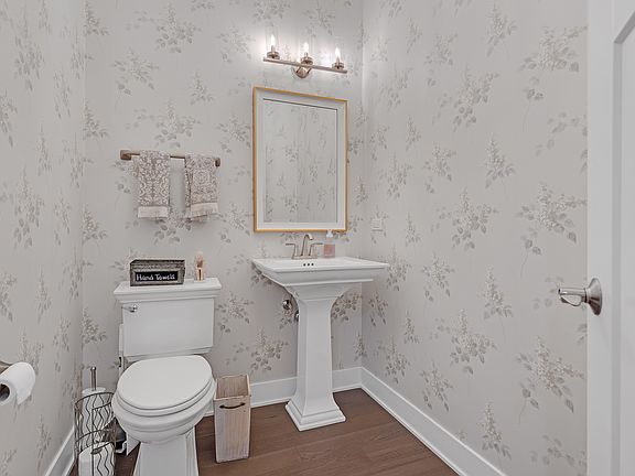 5th image of 20486 W Oakmont Ct
