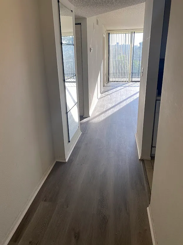 2 bed, 2.0 bath, 960 sqft, $1,700 — Photo 3