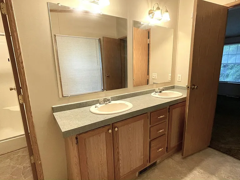 83 Brenner Ct — Photo 15